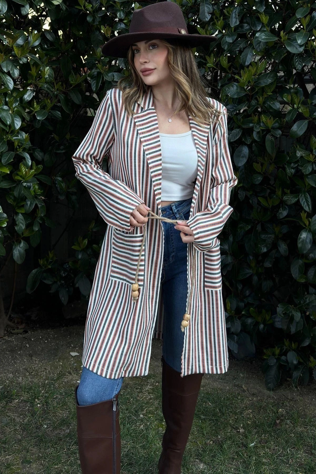 Kadın Kırmızı & Ekru Çizgili, Hasır İp Kemerli, İki Cepli, Uzun Keten Ceket