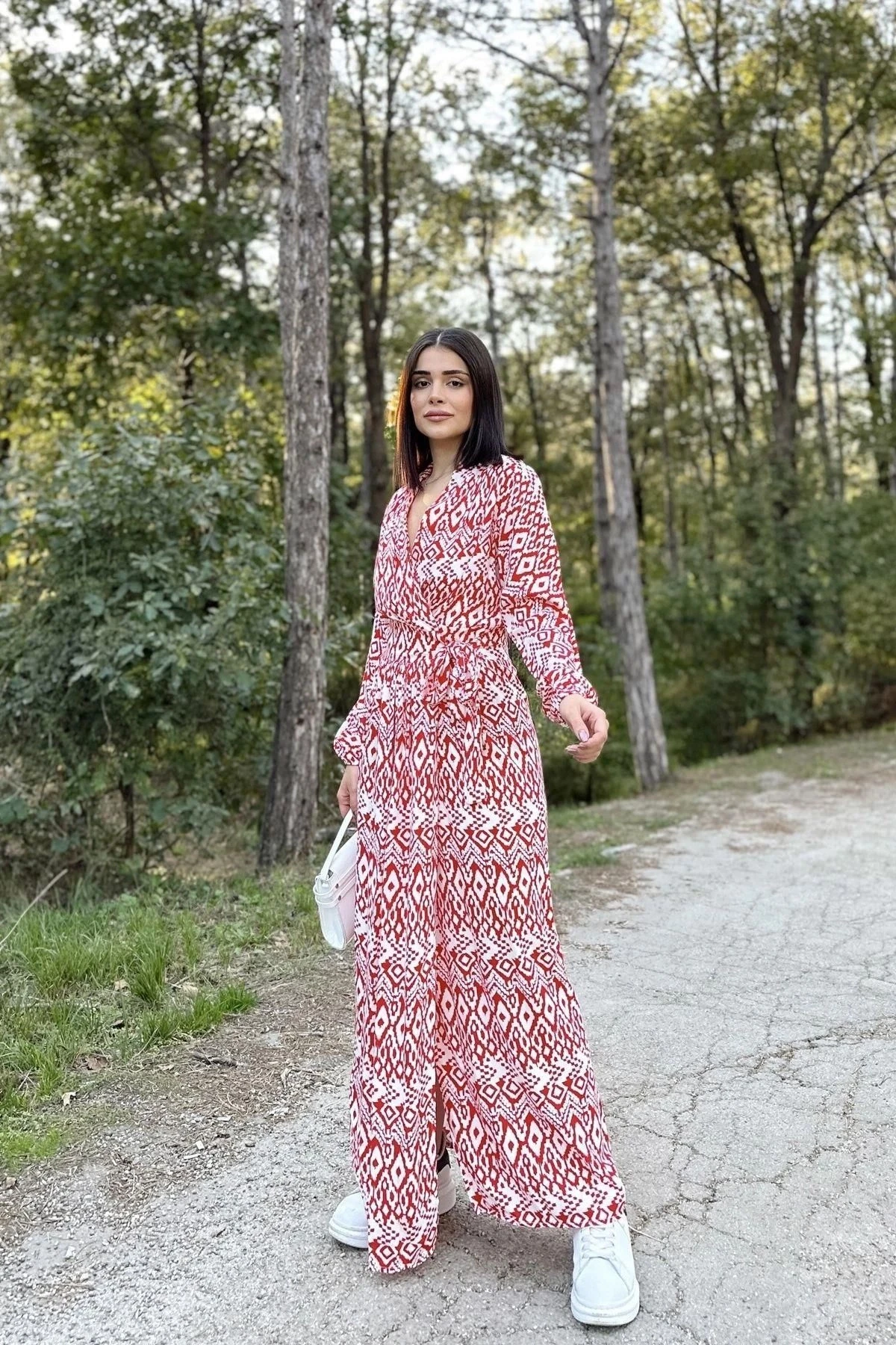 Kadın Kırmızı & Ekru Kruvaze Yaka, Yırtmaçlı, Beli Kuşaklı, Bilekleri Lastikli, Salaş, Uzun Elbise