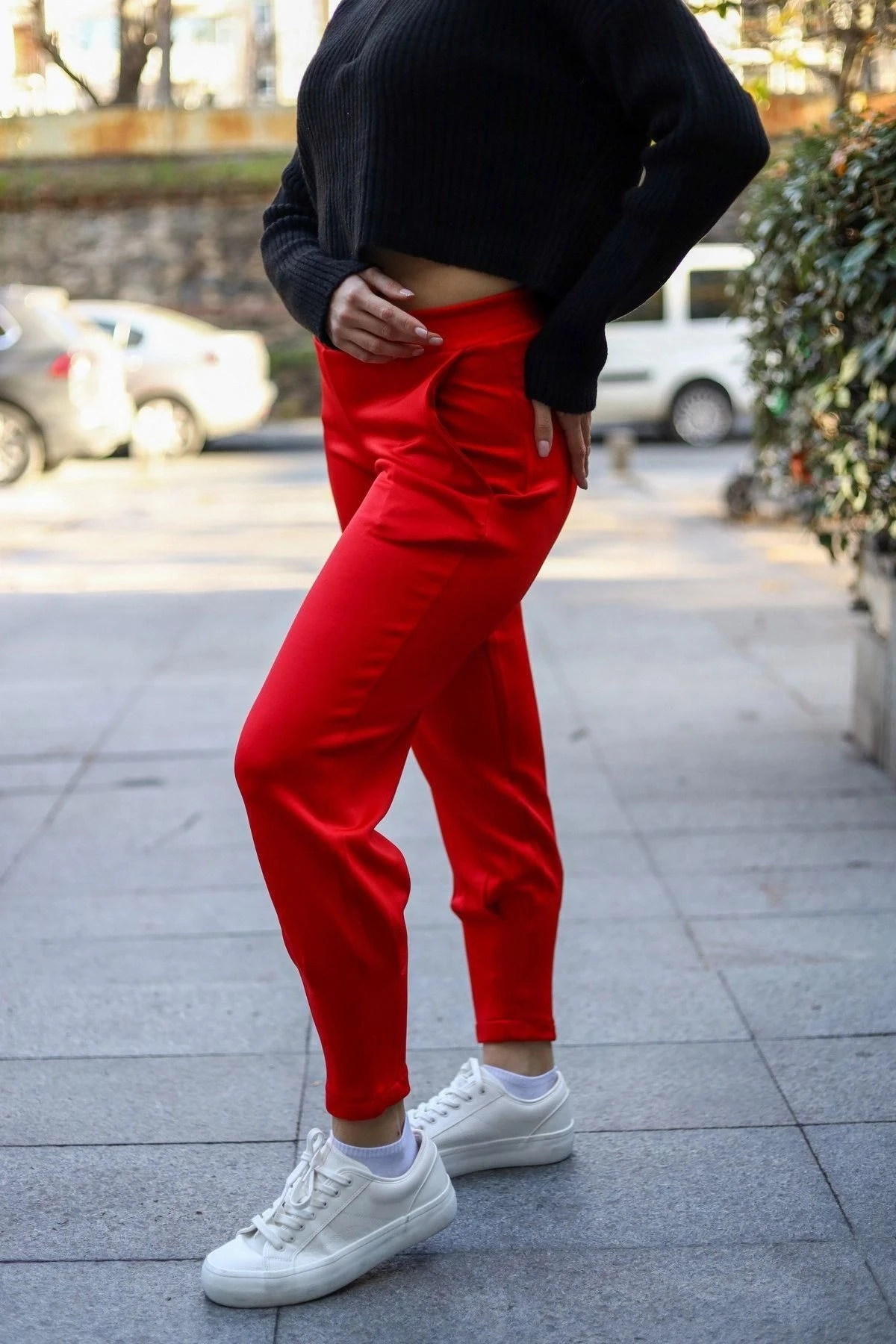 Kadın Kırmızı Scuba Kumaş, Rahat Kalıp, Pliseli Dar Paça Eşofman Altı