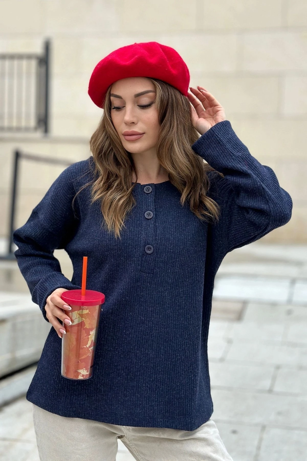 Kadın Laci Yumuşak Dokulu Düğmeli Triko Kazak, Uzun Kol, Regular Kesim, Standart Boy.