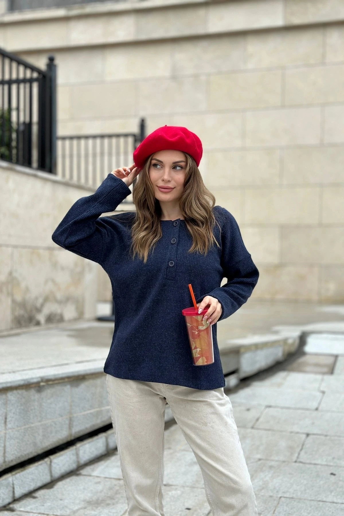 Kadın Laci Yumuşak Dokulu Düğmeli Triko Kazak, Uzun Kol, Regular Kesim, Standart Boy.