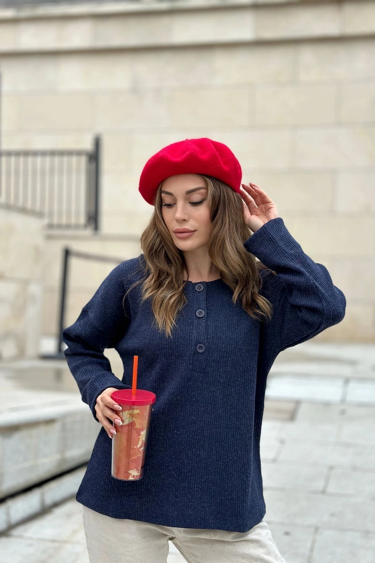 Kadın Laci Yumuşak Dokulu Düğmeli Triko Kazak, Uzun Kol, Regular Kesim, Standart Boy.