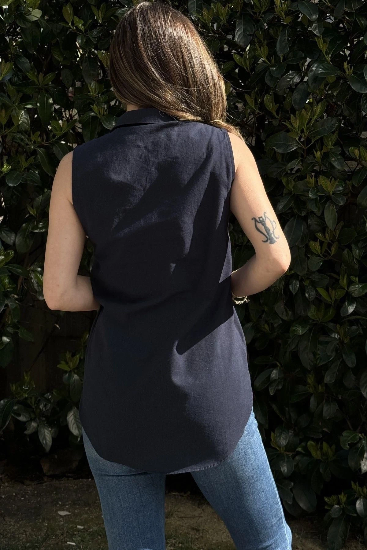 Kadın Lacivert Basic Kesim, Yarım Patlı, Sıfır Kollu, Keten Bluz