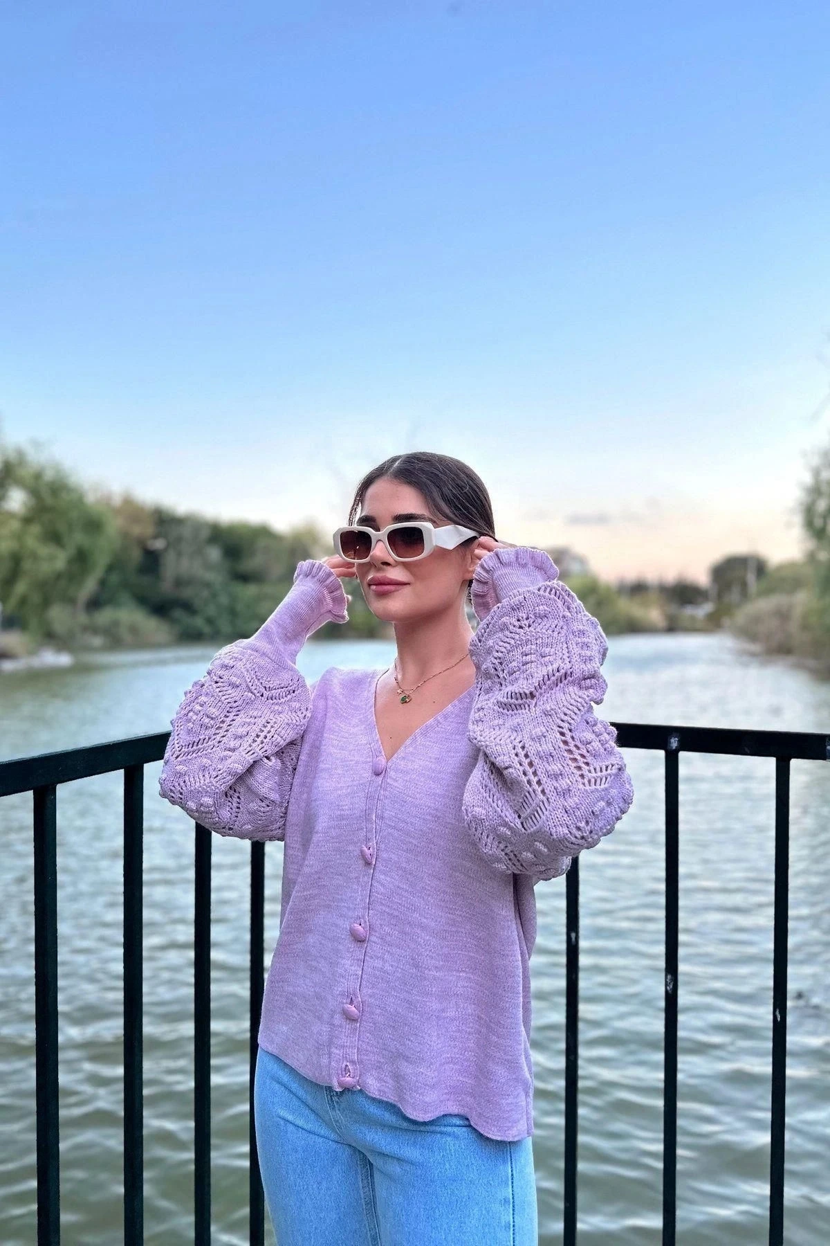 Kadın Lila Yumuşak Dokulu, V Yaka Uzun Kol, Ponpon Detaylı, Triko Hırka