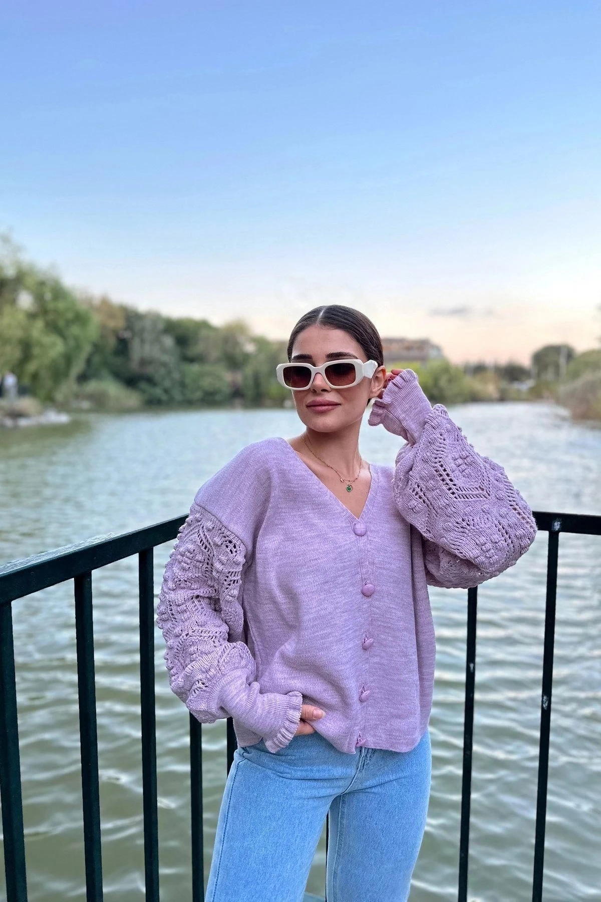 Kadın Lila Yumuşak Dokulu, V Yaka Uzun Kol, Ponpon Detaylı, Triko Hırka