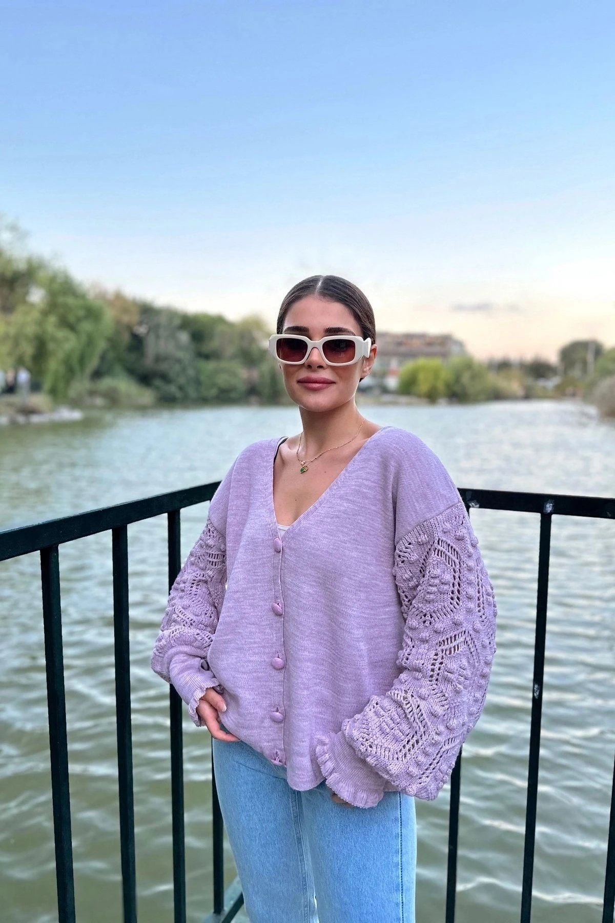 Kadın Lila Yumuşak Dokulu, V Yaka Uzun Kol, Ponpon Detaylı, Triko Hırka