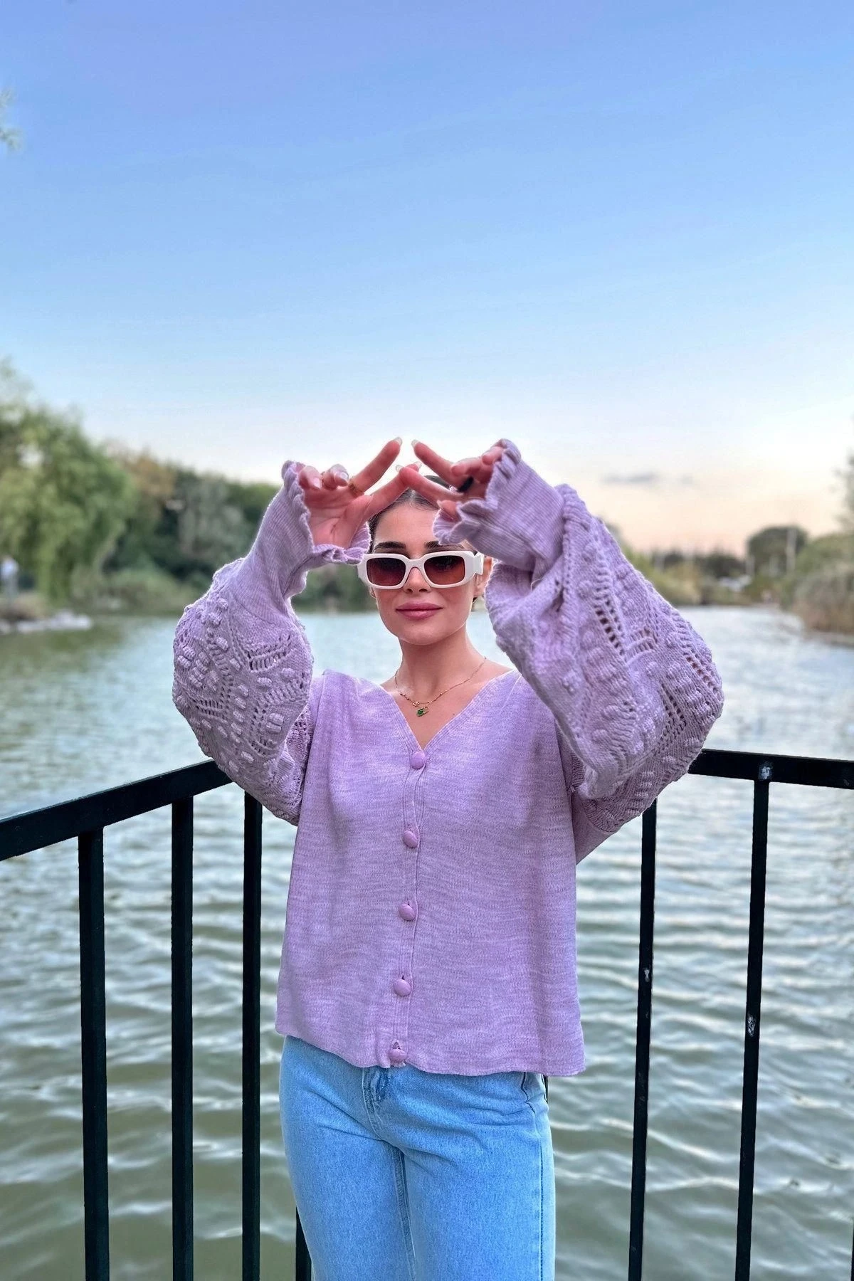 Kadın Lila Yumuşak Dokulu, V Yaka Uzun Kol, Ponpon Detaylı, Triko Hırka