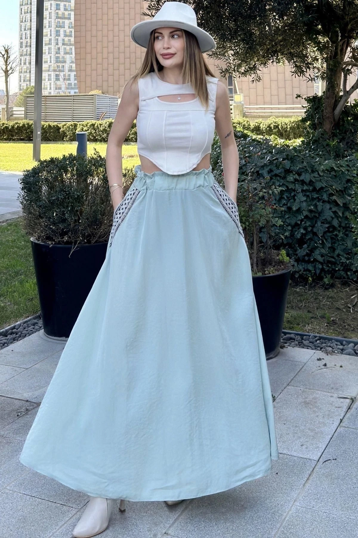 Kadın Mint Beli Lastikli, Cepleri Hasır İşlemeli, Rahat Kesim, Uzun Kiloş Etek