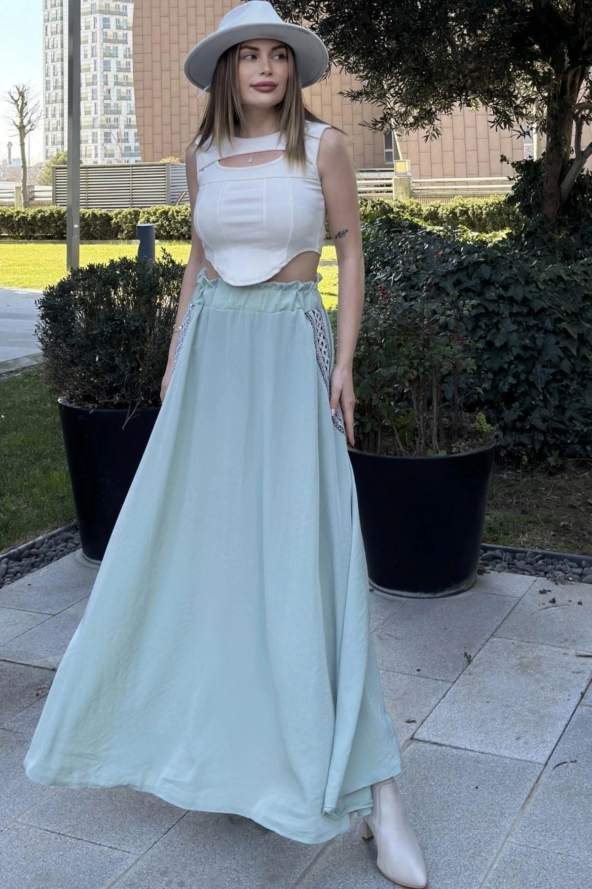 Kadın Mint Beli Lastikli, Cepleri Hasır İşlemeli, Rahat Kesim, Uzun Kiloş Etek