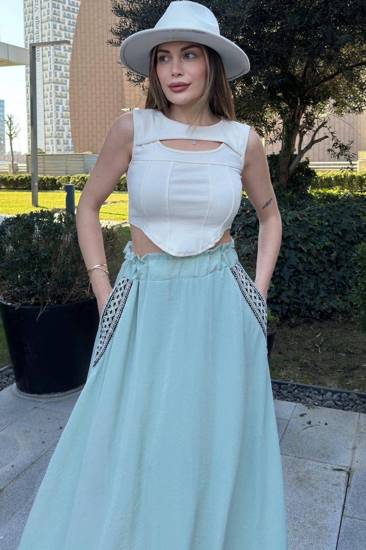 Kadın Mint Beli Lastikli, Cepleri Hasır İşlemeli, Rahat Kesim, Uzun Kiloş Etek