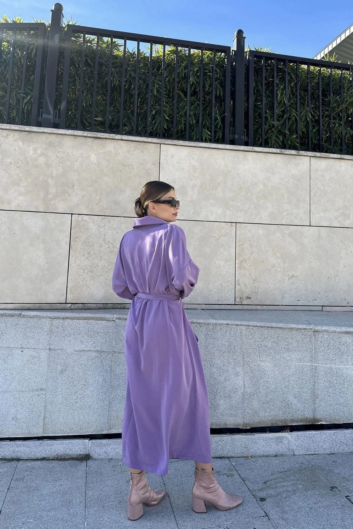 Kadın Mor Kruvaze Yaka, Kemerli, Cepli, Salaş Kesim Uzun Trençkot