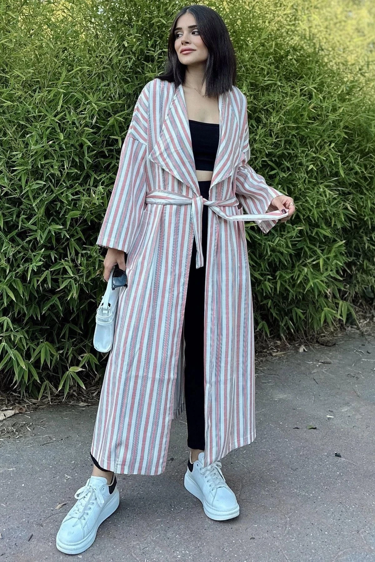 Kadın Pembe & Ekru Çizgili Kruvaze Yaka, Kemerli, Salaş Kesim, Yırtmaçlı, Çizgili, Uzun Trençkot