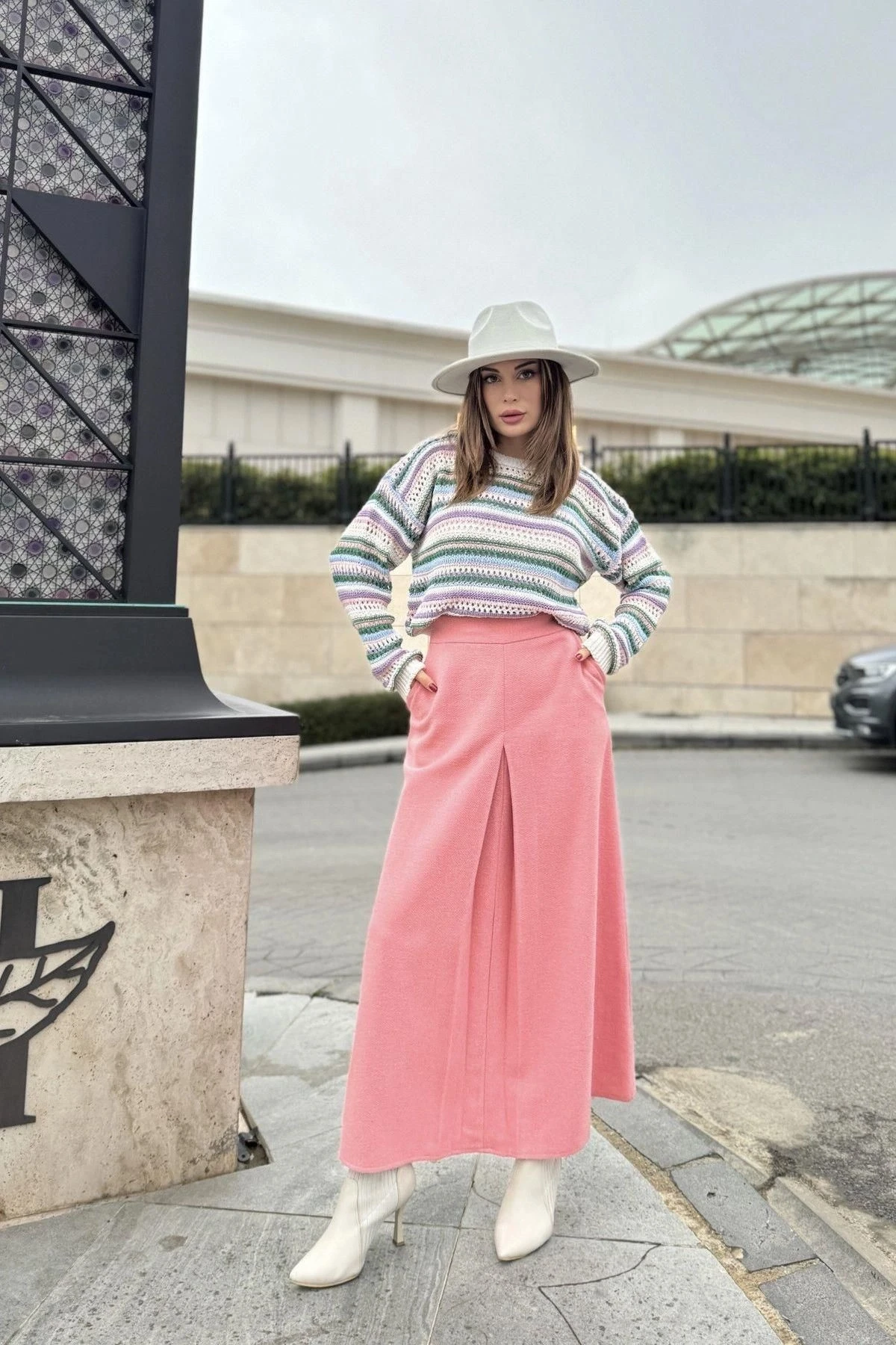 Kadın Pudra Önü Plise Detaylı, A Kesim, Arkası Fermuar Kapamalı, Uzun Kaşe Etek