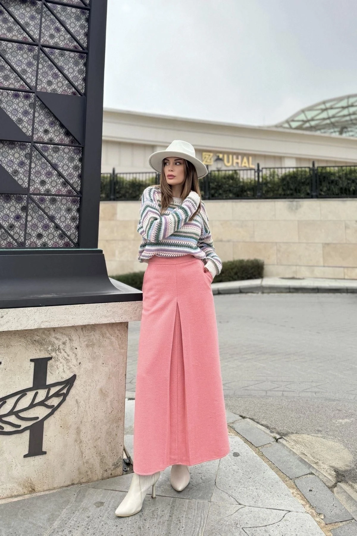 Kadın Pudra Önü Plise Detaylı, A Kesim, Arkası Fermuar Kapamalı, Uzun Kaşe Etek