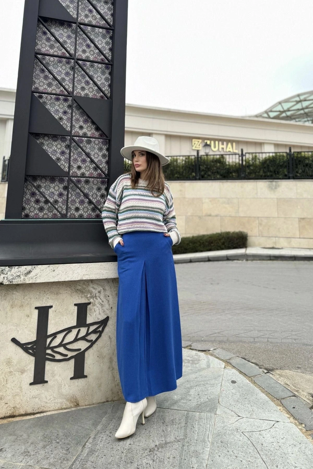 Kadın Saks Önü Plise Detaylı, A Kesim, Arkası Fermuar Kapamalı, Uzun Kaşe Etek