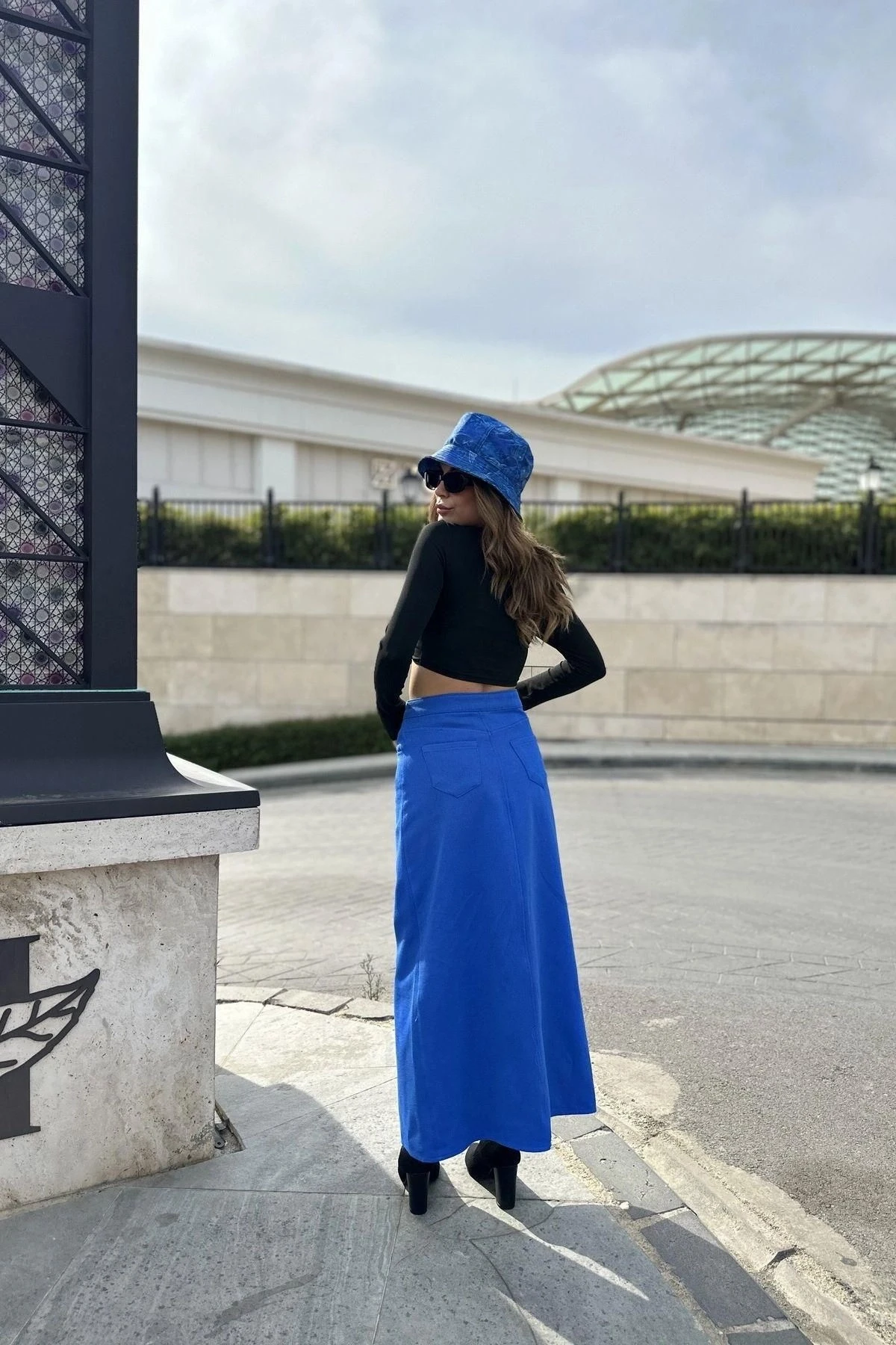 Kadın Saks Önü Yarım Yırtmaçlı, Yüksek Bel, Cepli Uzun Gabardin Etek