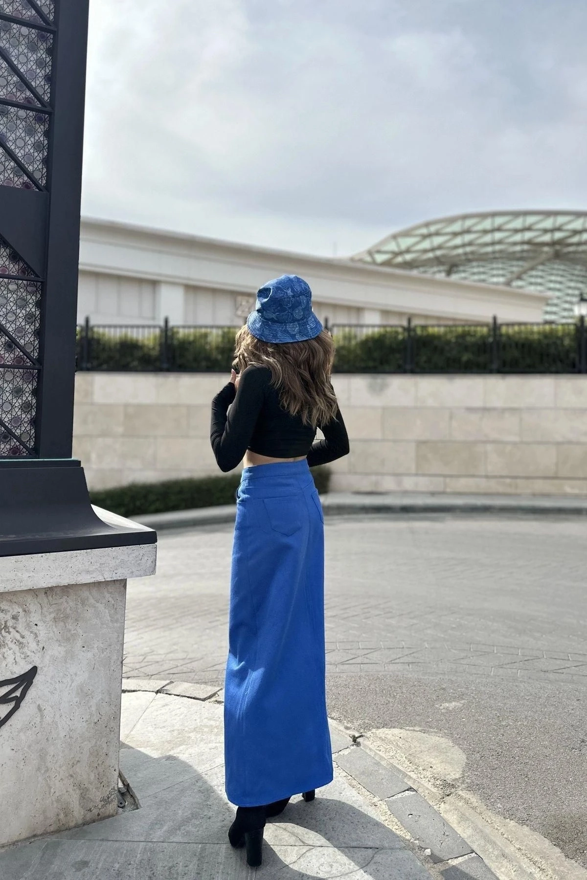 Kadın Saks Önü Yarım Yırtmaçlı, Yüksek Bel, Cepli Uzun Gabardin Etek