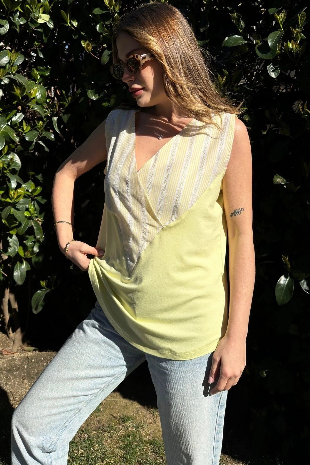 Kadın Sarı Kruvaze V Yaka, Kolsuz, Color Block, Salaş Bluz