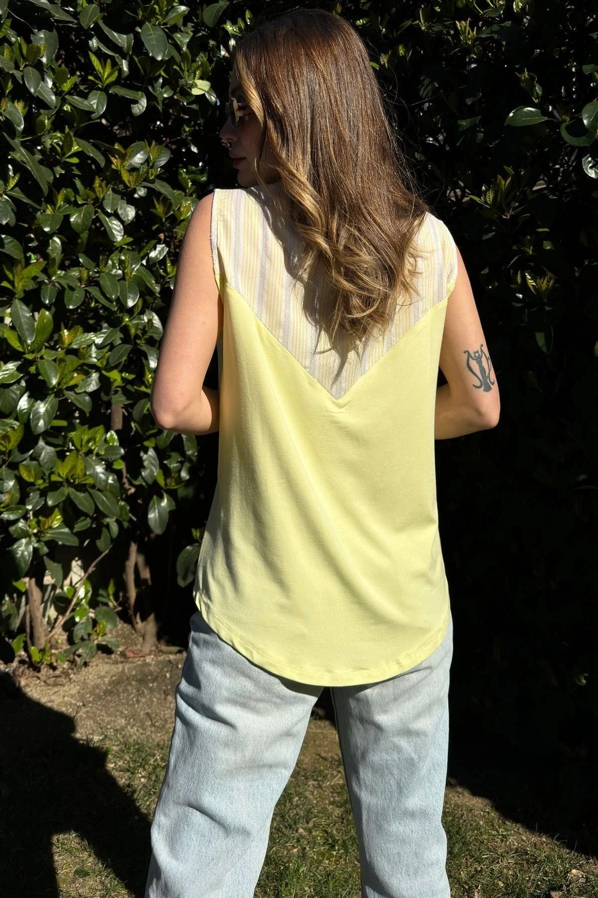 Kadın Sarı Kruvaze V Yaka, Kolsuz, Color Block, Salaş Bluz