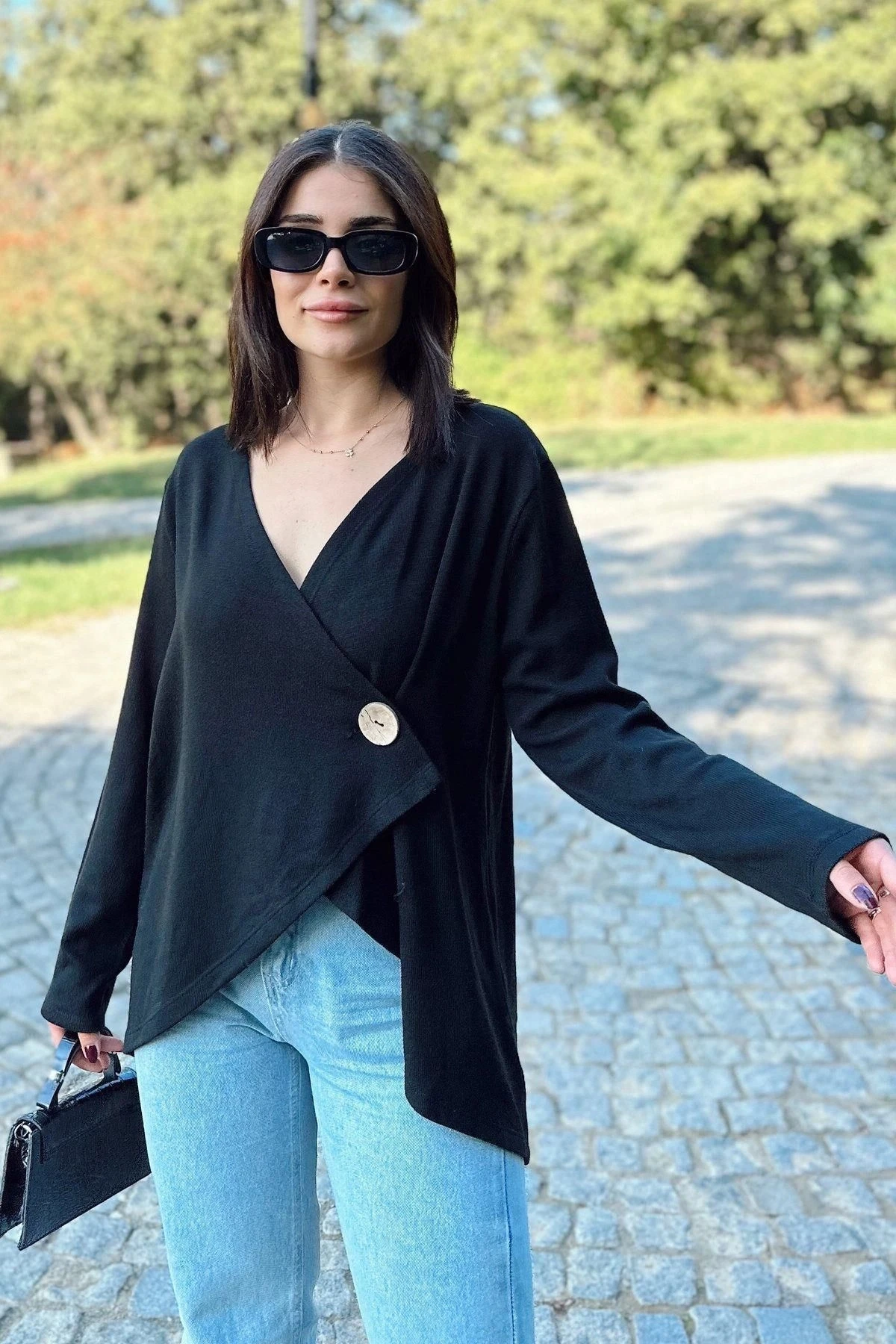 Kadın Siyah Asimetrik Kesim, Düğmeli, Salaş Hırka Bluz