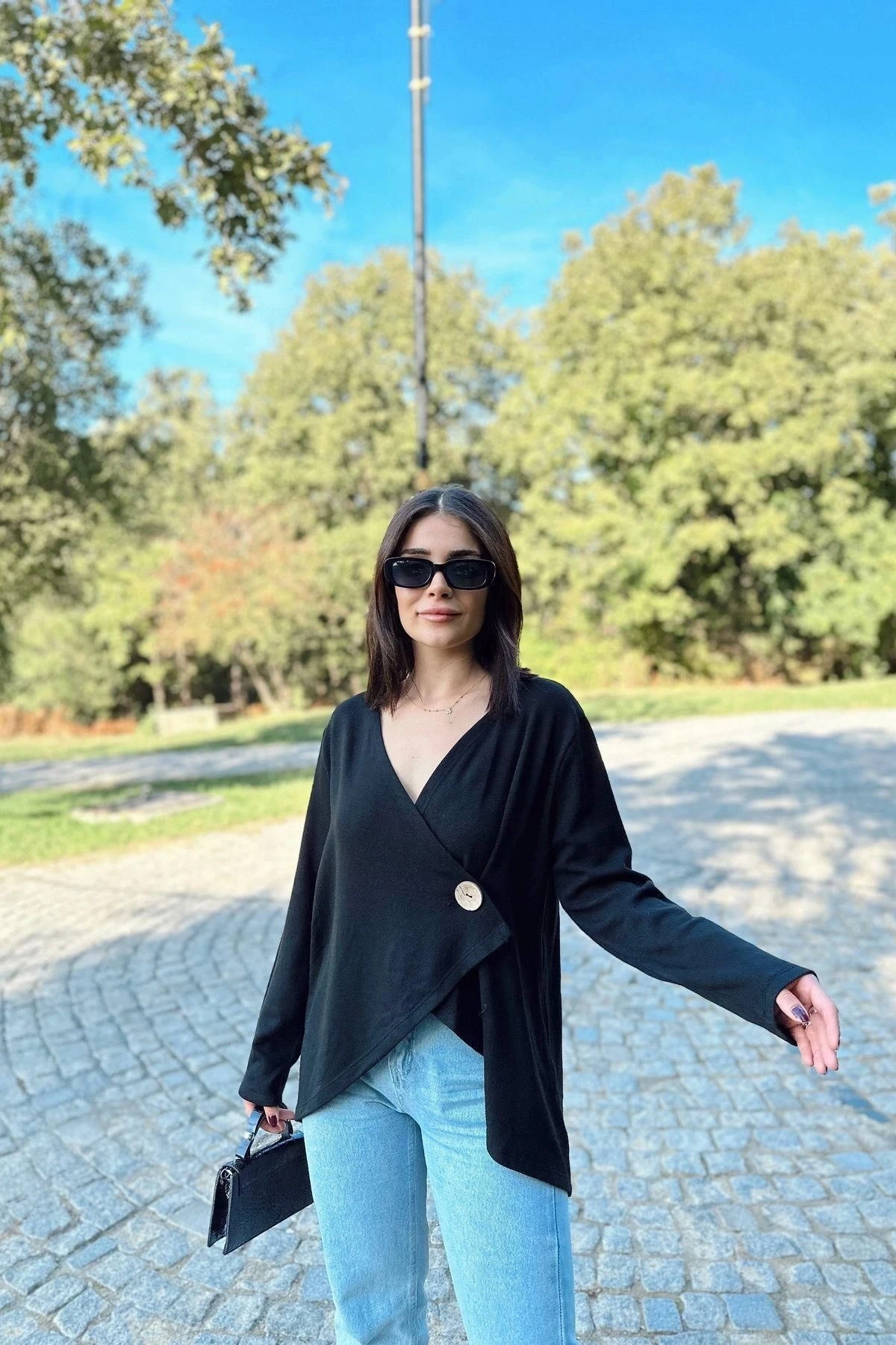 Kadın Siyah Asimetrik Kesim, Düğmeli, Salaş Hırka Bluz