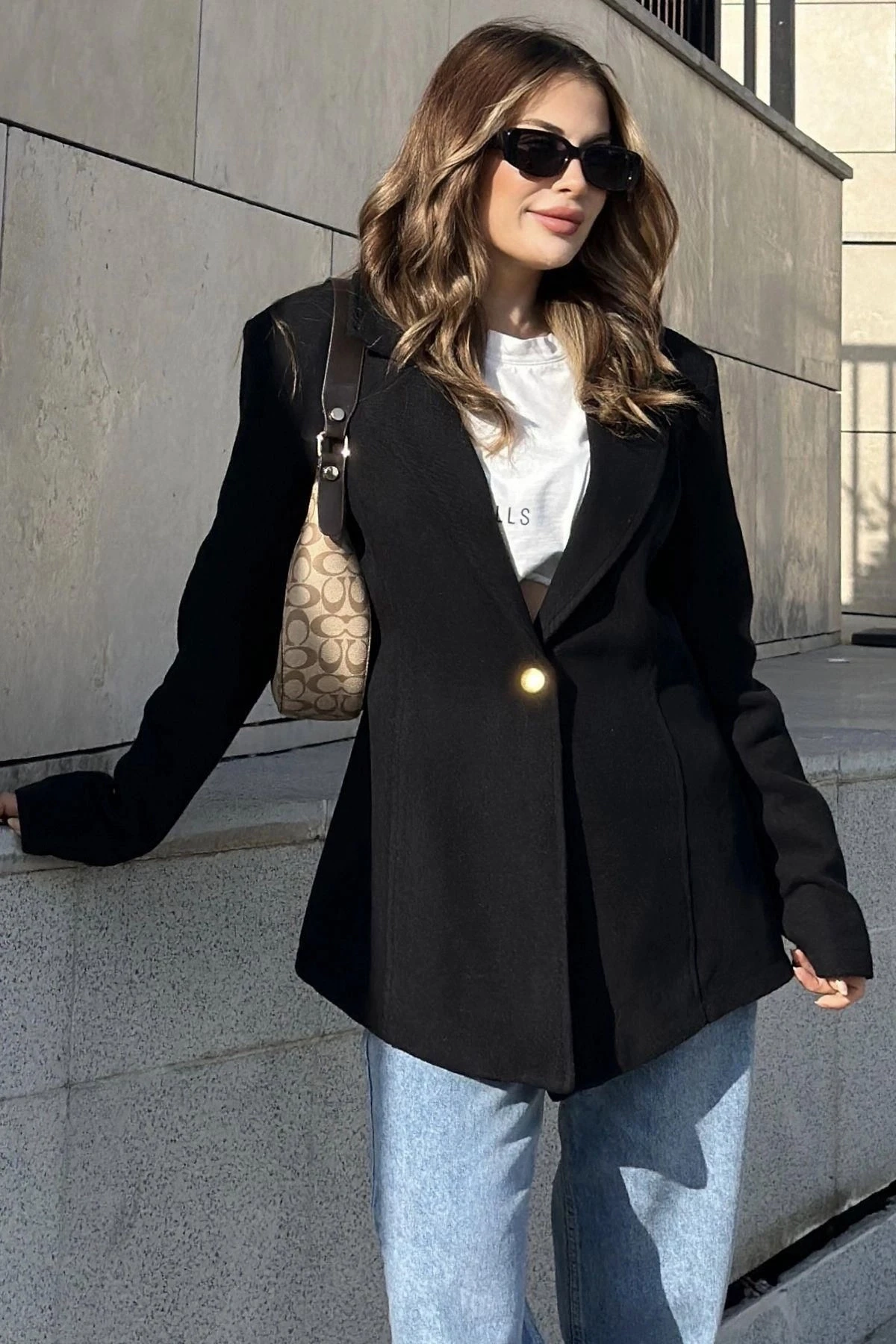 Kadın Siyah Astarlı, Tek Düğme, Vucüda Oturan Kalıp, Fitilli Kaşe Kumaş Blazer Ceket