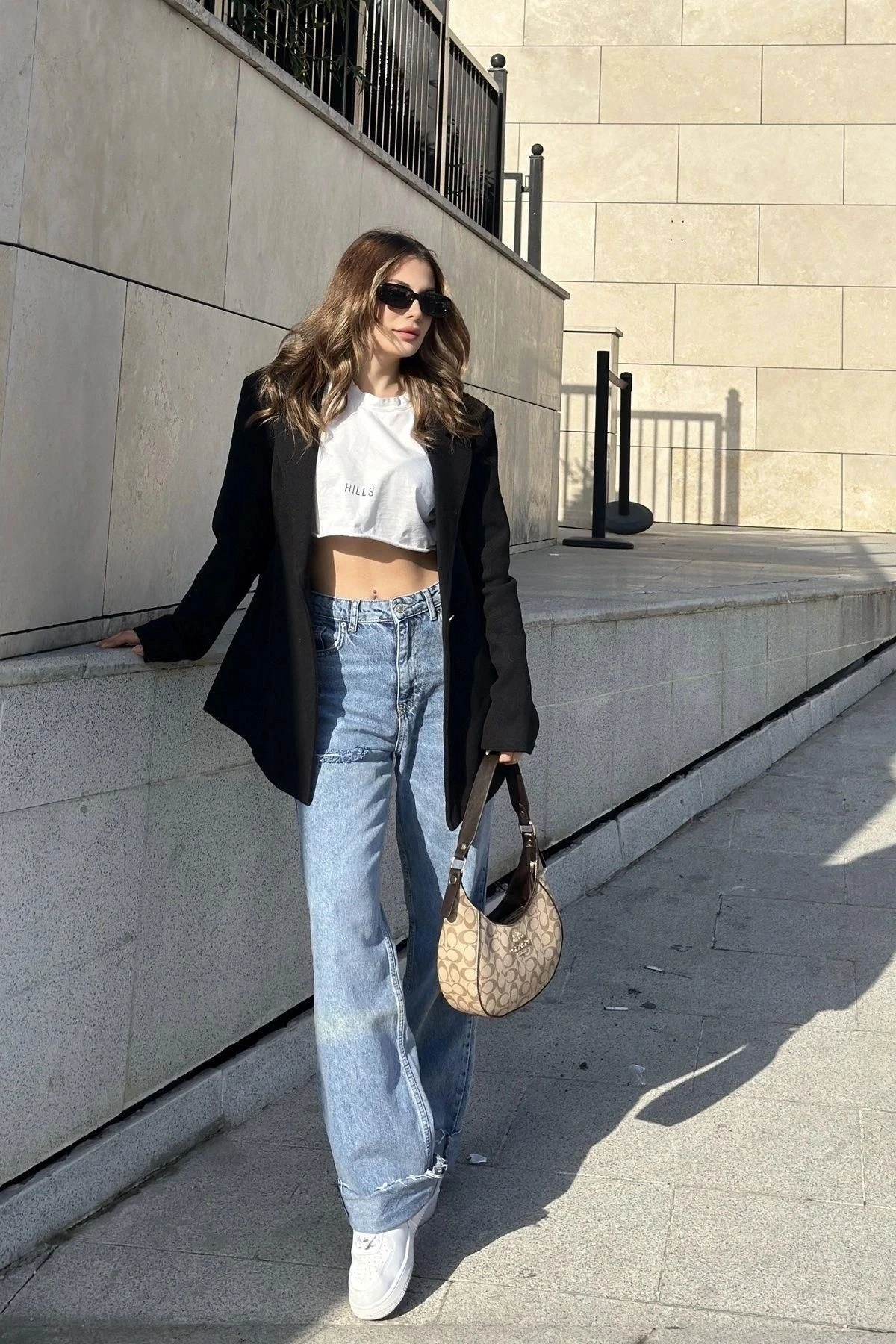 Kadın Siyah Astarlı, Tek Düğme, Vucüda Oturan Kalıp, Fitilli Kaşe Kumaş Blazer Ceket