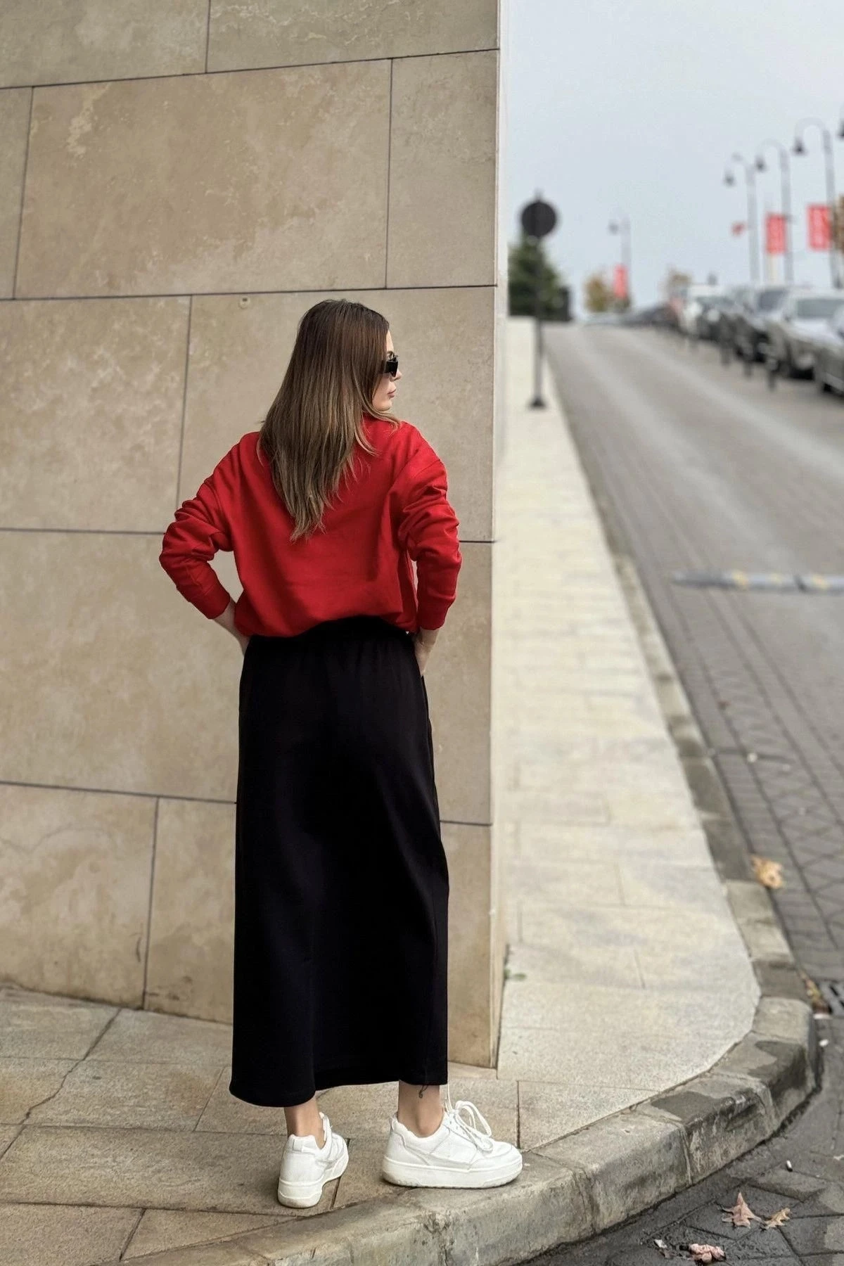 Kadın Siyah Beli Lastikli, Rahat Kalıp, Cepli Uzun Etek