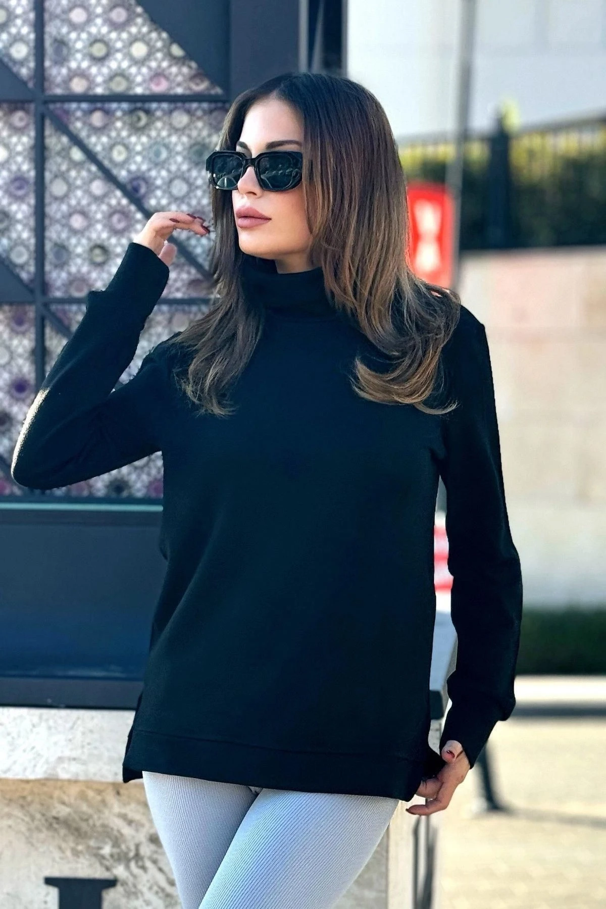 Kadın Siyah Bogazlı, Yanları Yırtmaçlı Triko Kazak