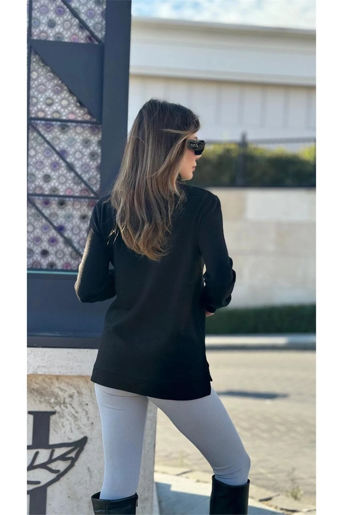 Kadın Siyah Bogazlı, Yanları Yırtmaçlı Triko Kazak