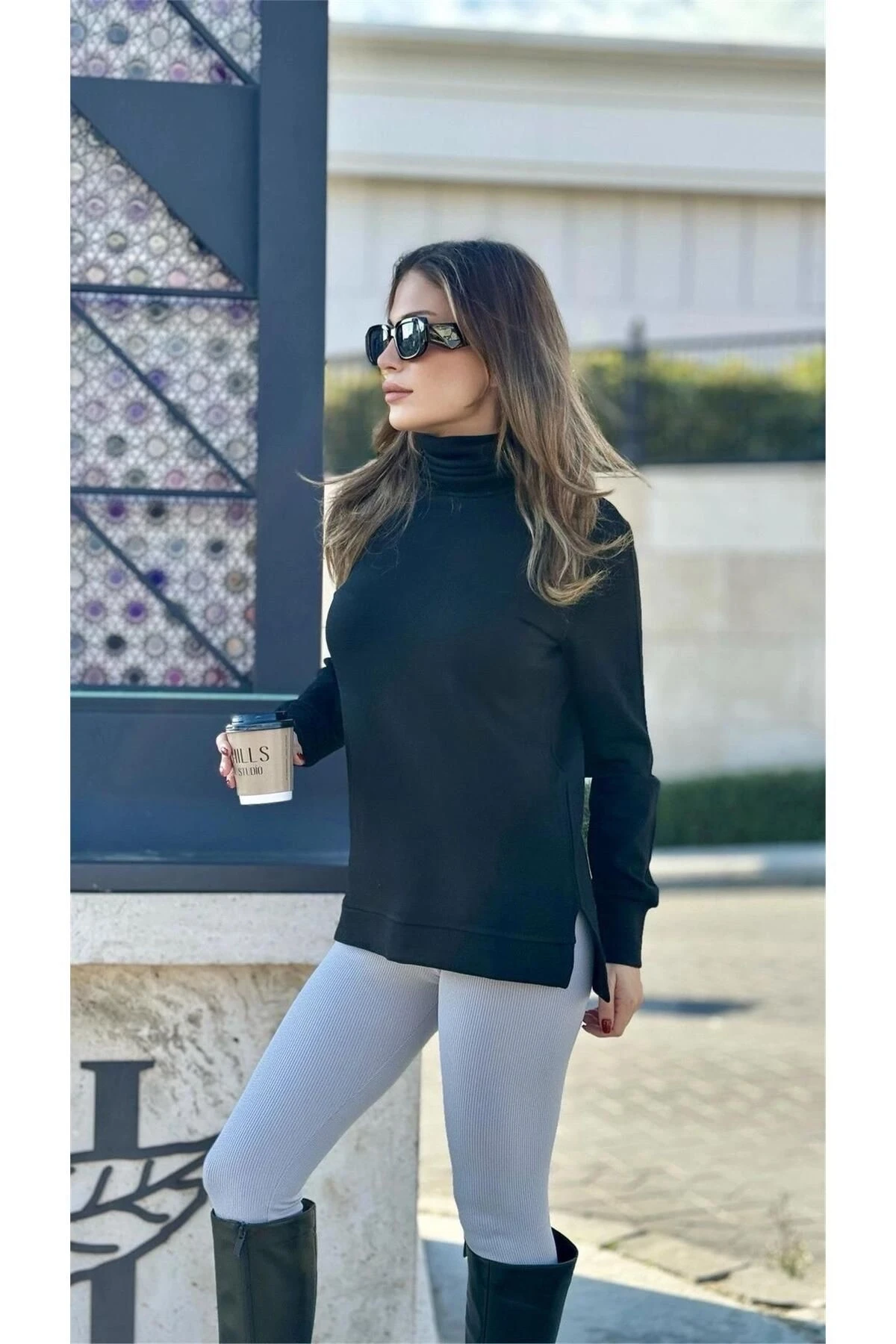 Kadın Siyah Bogazlı, Yanları Yırtmaçlı Triko Kazak