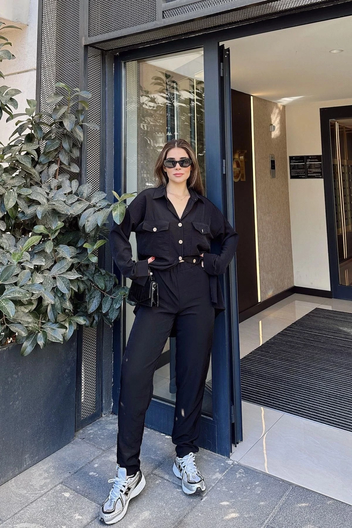 Kadın Siyah Çift Cepli Uzun Gömlek & Beli Lastikli Pantolon - Rahat Alt & Üst Takım