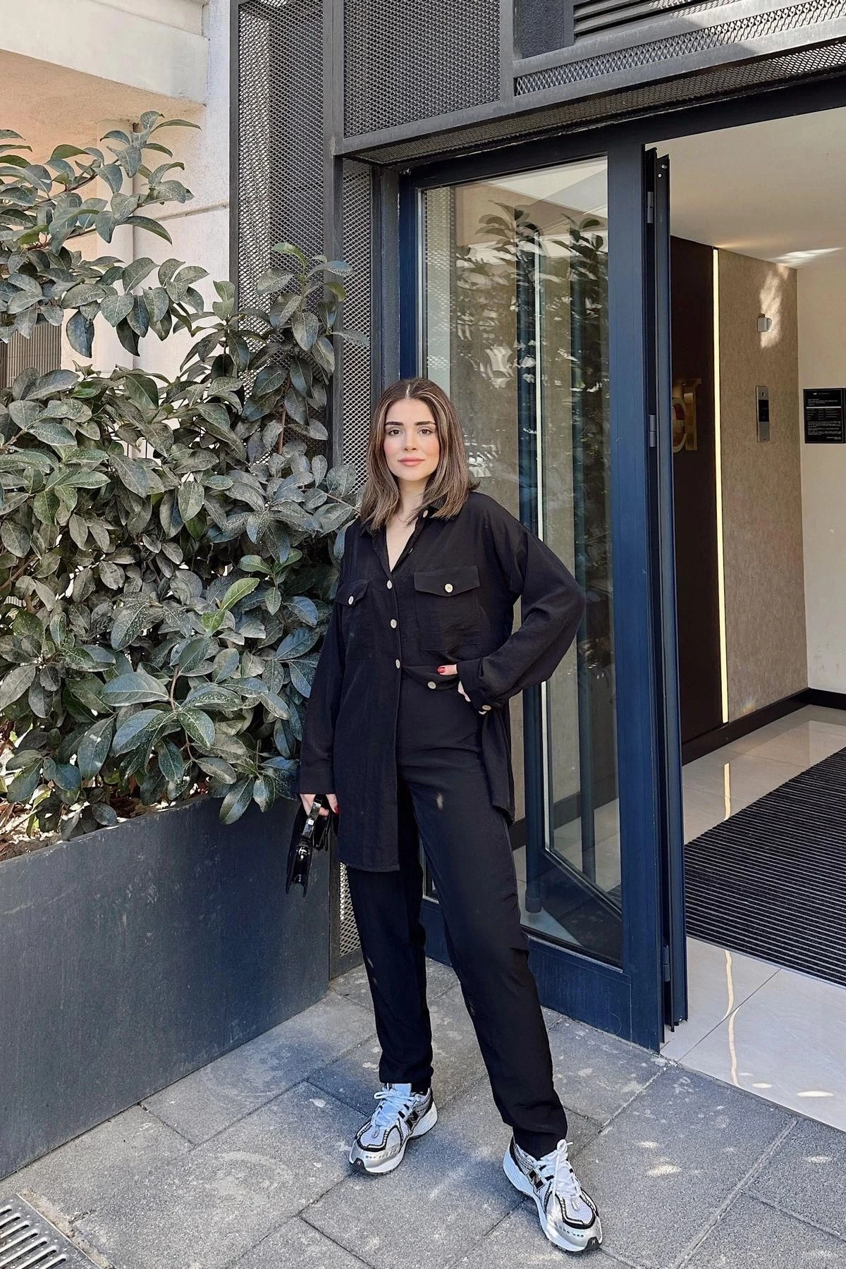 Kadın Siyah Çift Cepli Uzun Gömlek & Beli Lastikli Pantolon - Rahat Alt & Üst Takım