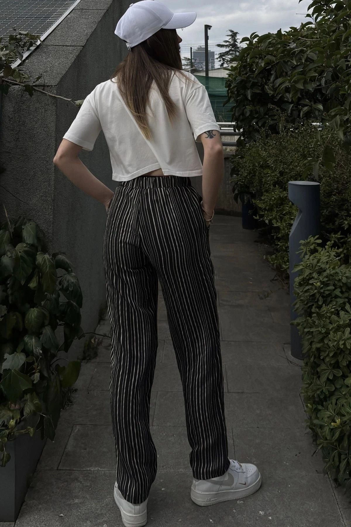 Kadın Siyah Çizgili, Beli Lastikli, Cepli, Salaş Spor Pantolon