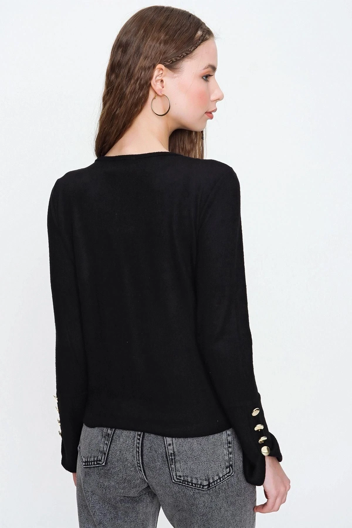 Kadın Siyah Düğmeli, Yumuşak Dokulu, Düz Kesim Hırka (GOLD DÜĞME DETAYLI VEYA KISA TRİKO)