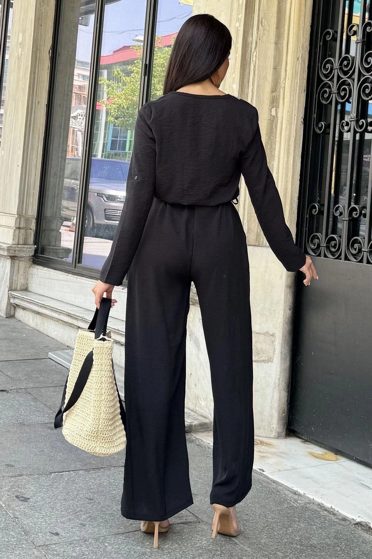 Kadın Siyah Hasır Kruvaze Yaka Detaylı Kemerli Cepli Airobin Tulum Beli Lastikli Tulum