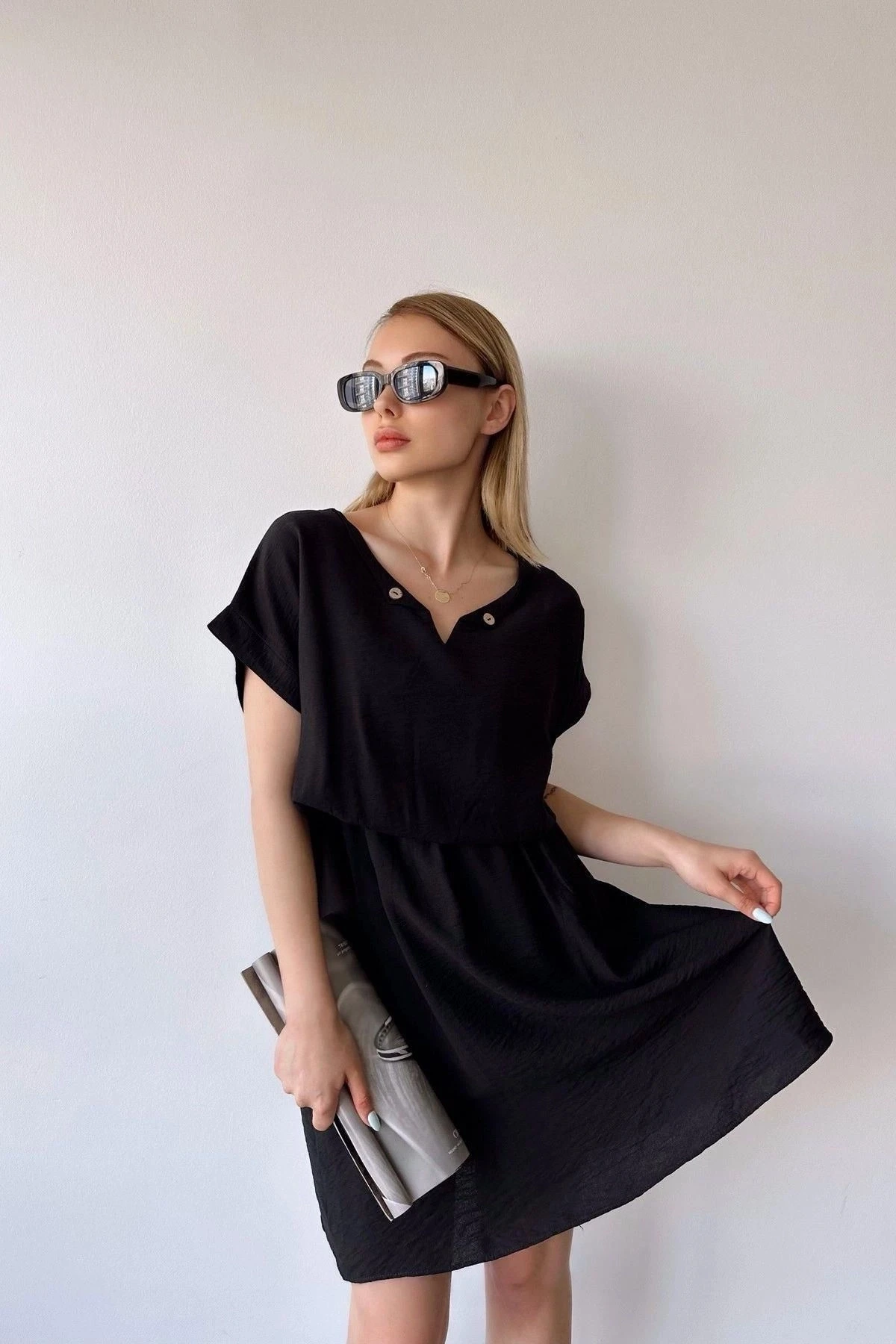 Kadın Siyah Kısa Kol, Kalp Yaka, Dokulu Desen, Bele Oturan, Aerobin Lastikli Bel Midi Elbise