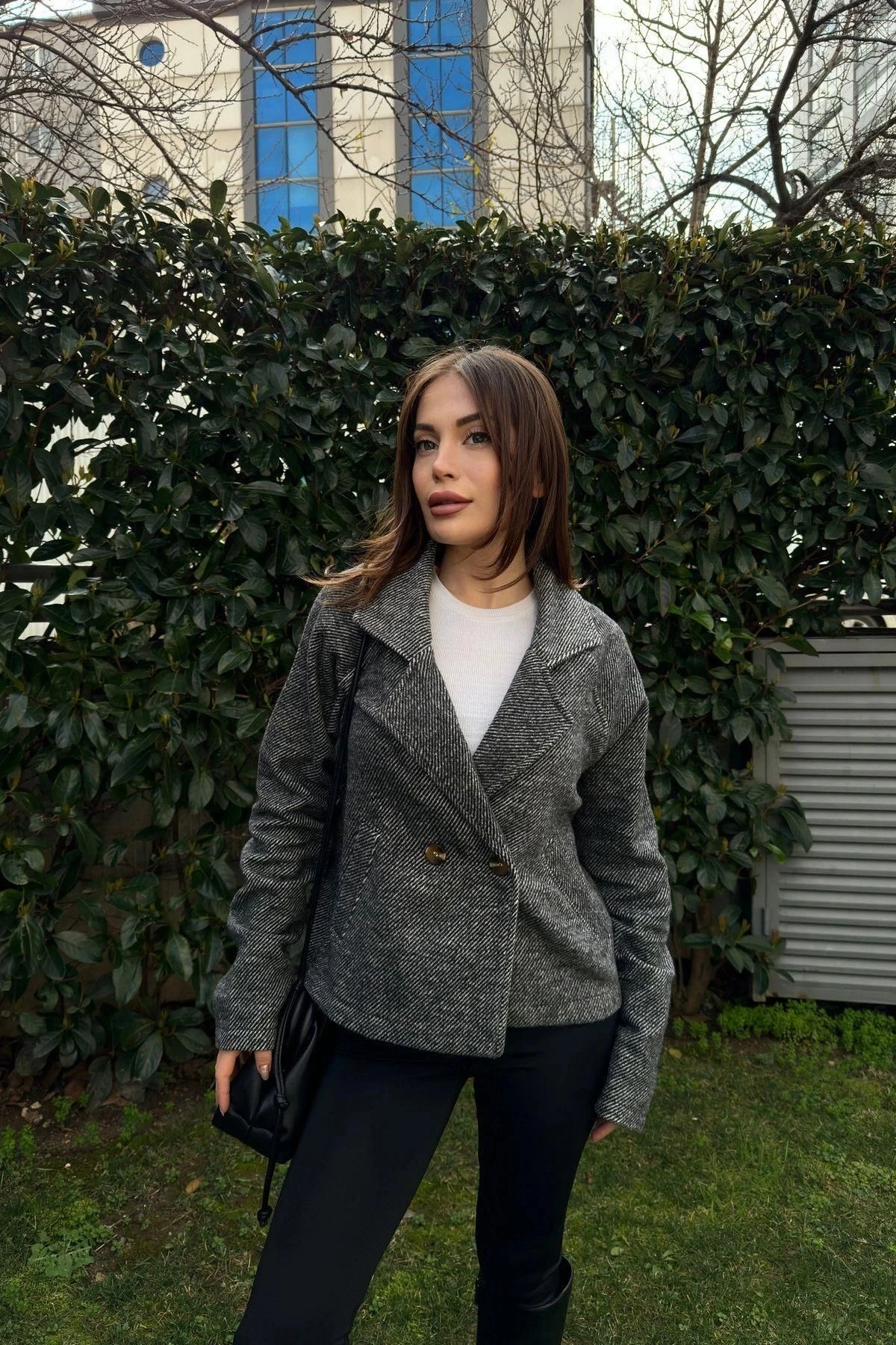 Kadın Siyah Kruvaze Yaka, Çift Düğme, Rahat Kalıp, Fitilli Kaşe Kumaş Ceket