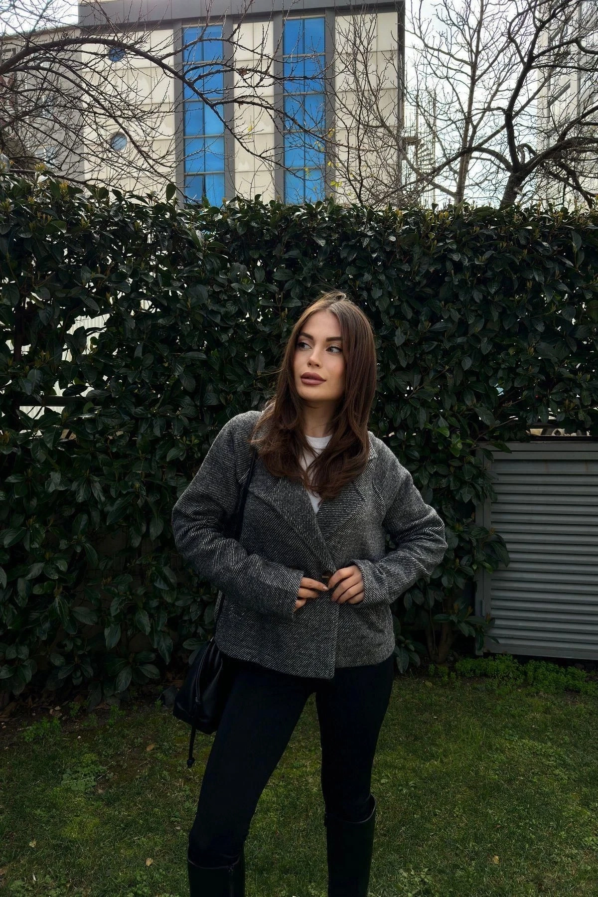 Kadın Siyah Kruvaze Yaka, Çift Düğme, Rahat Kalıp, Fitilli Kaşe Kumaş Ceket