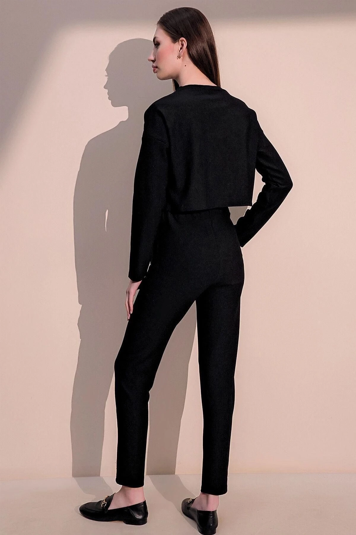 Kadın Siyah Modern Tarz Yumuşak Dokulu Beli Lastikli Cepli Pantolon