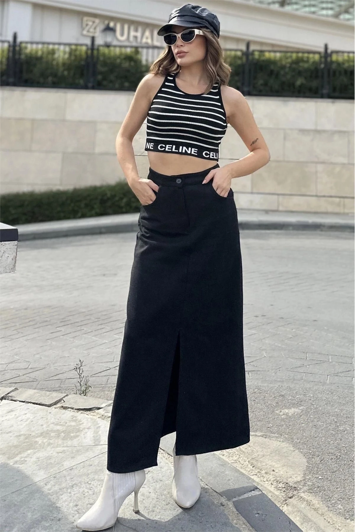 Kadın Siyah Önü Yarım Yırtmaçlı, Yüksek Bel, Cepli Uzun Gabardin Etek