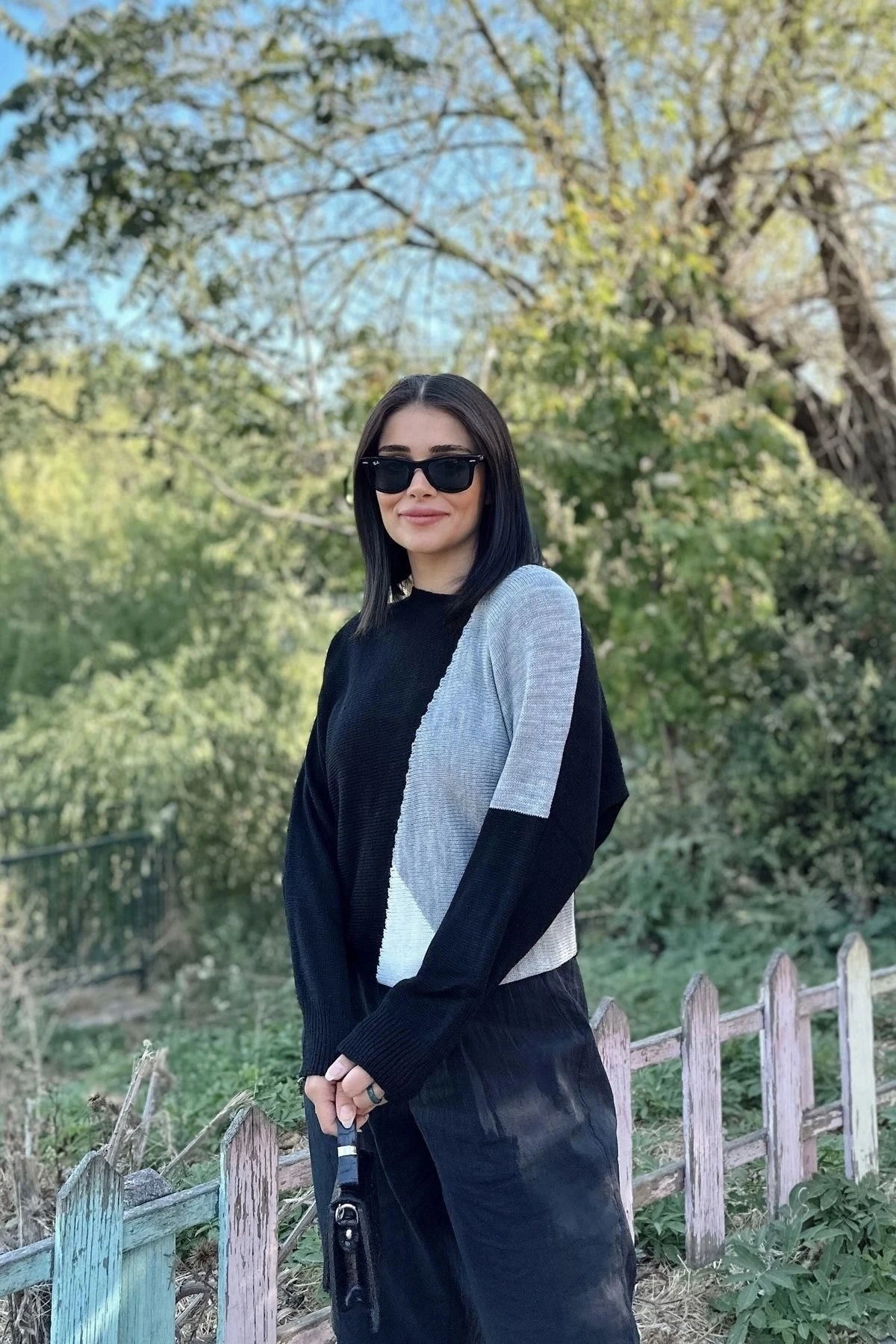 Kadın Siyah Renk Bloklu, Uzun Kol, Yumuşak Dokulu, Salaş Triko Kazak