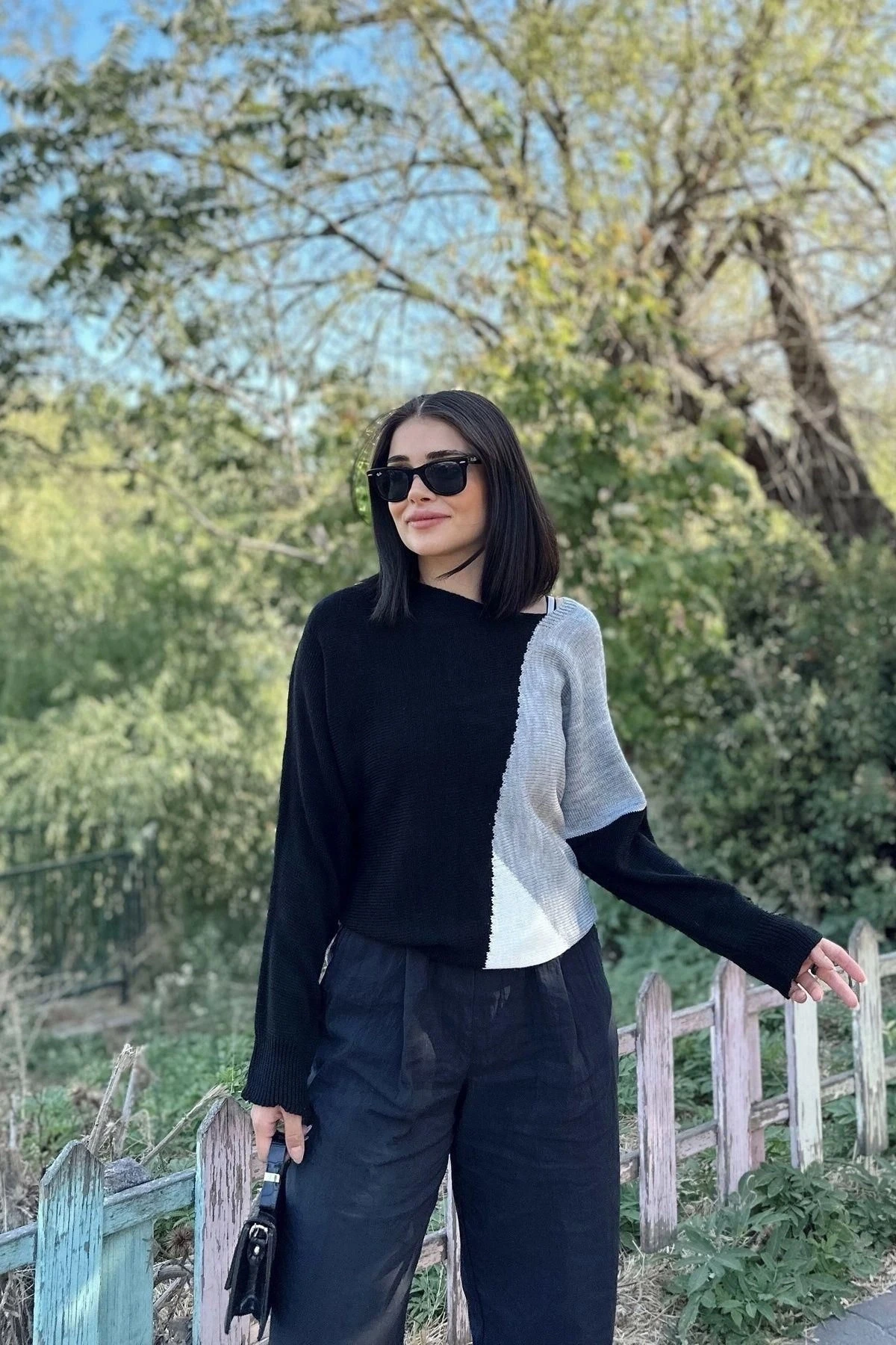 Kadın Siyah Renk Bloklu, Uzun Kol, Yumuşak Dokulu, Salaş Triko Kazak