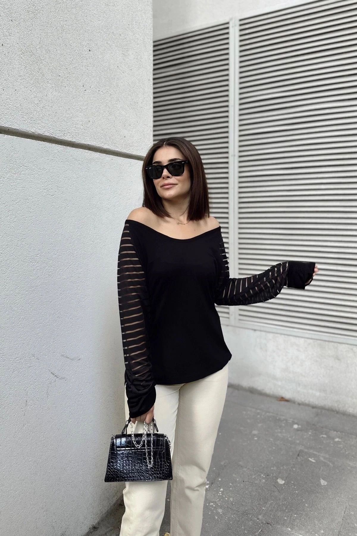 Kadın Siyah Şerit Tül Detaylı Uzun Kollu, Geniş Yaka, Salaş Kesim Bluz