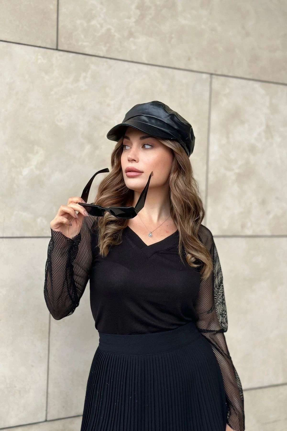 Kadın Siyah Tül Detaylı File Uzun Kollu, V Yaka Örme Bluz