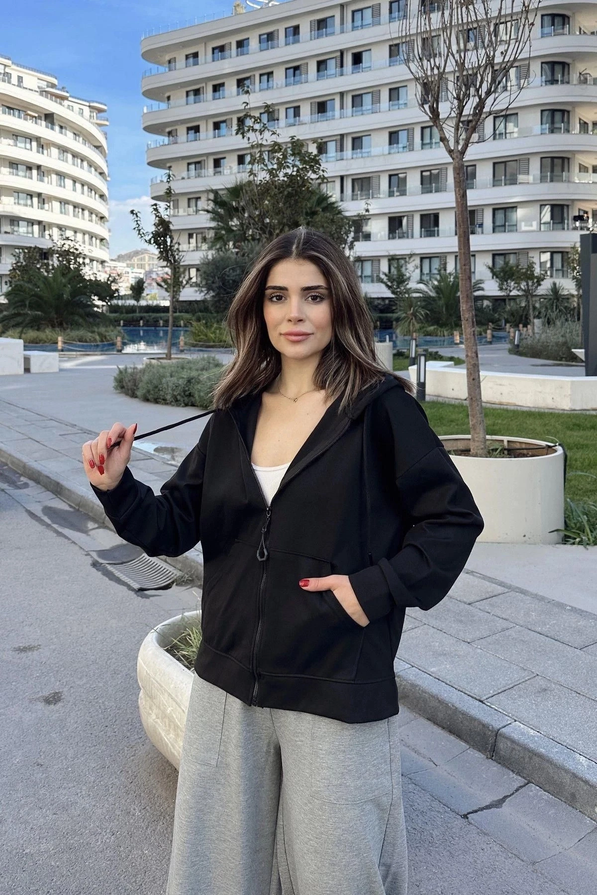 Kadın Siyah Uzun Kol, Fermuarlı, Regular Kesim, Kapüşonlu Hoodie Sweatshirt