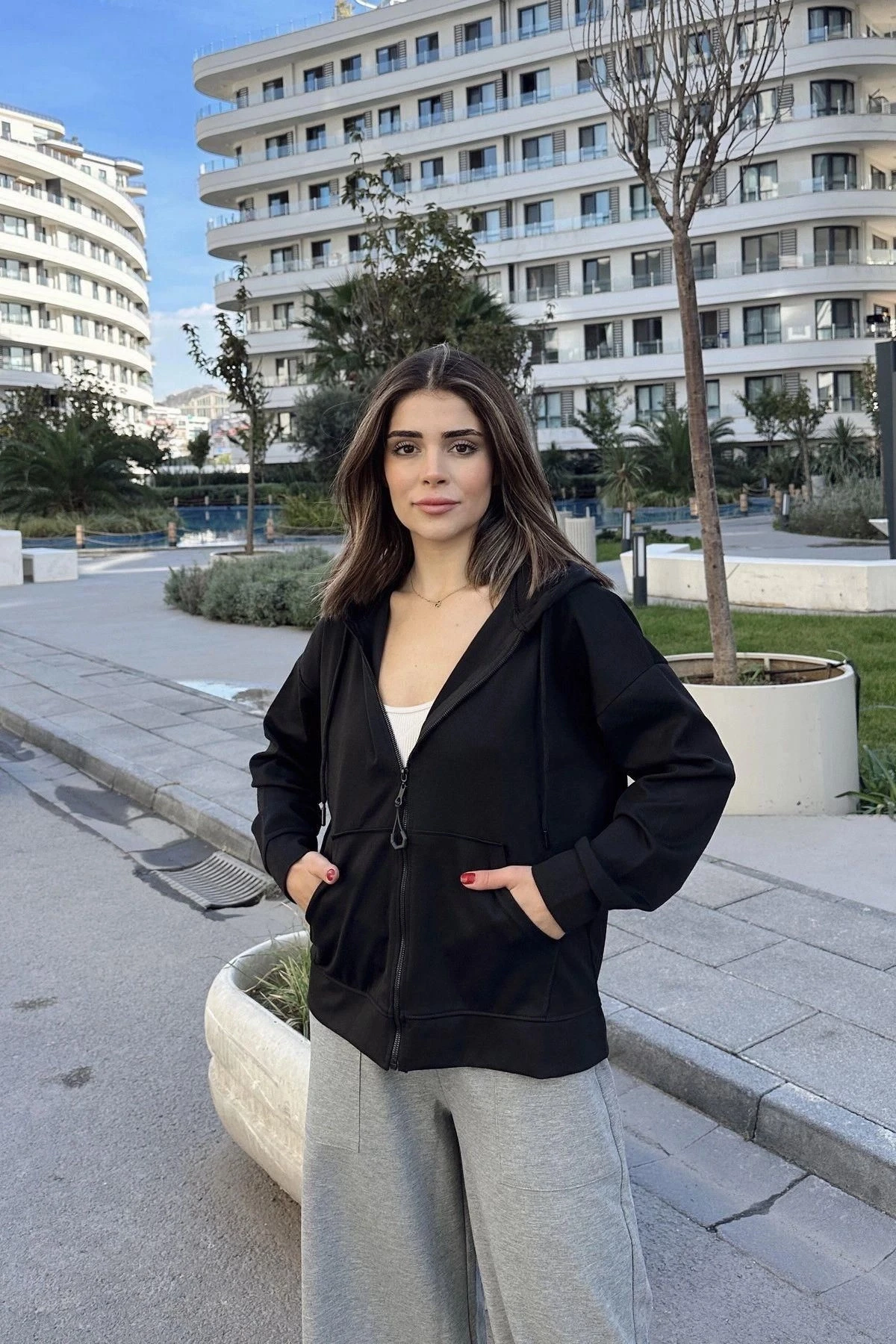 Kadın Siyah Uzun Kol, Fermuarlı, Regular Kesim, Kapüşonlu Hoodie Sweatshirt