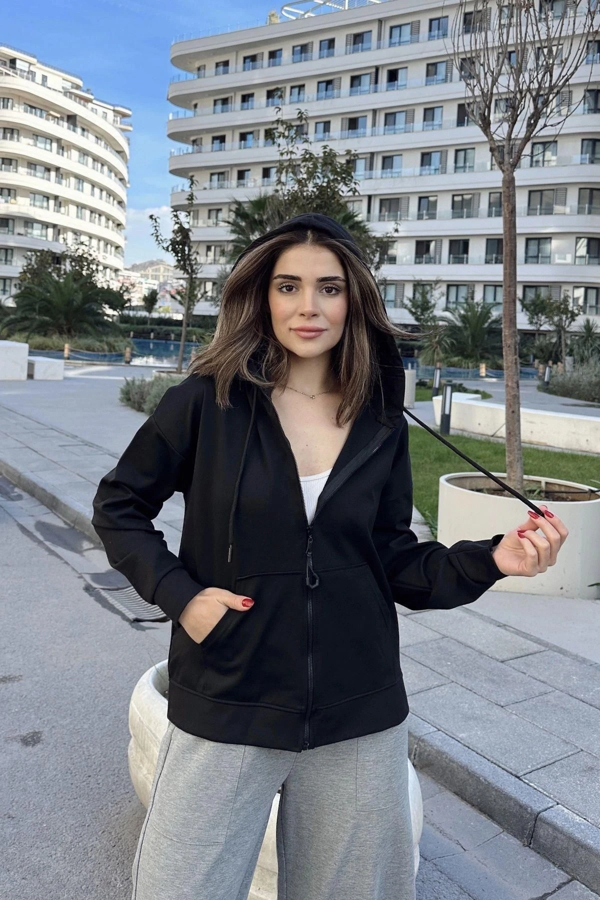 Kadın Siyah Uzun Kol, Fermuarlı, Regular Kesim, Kapüşonlu Hoodie Sweatshirt