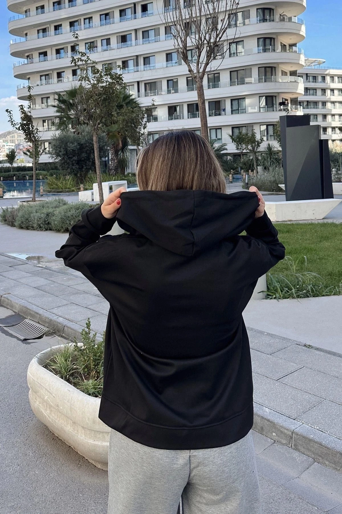 Kadın Siyah Uzun Kol, Fermuarlı, Regular Kesim, Kapüşonlu Hoodie Sweatshirt