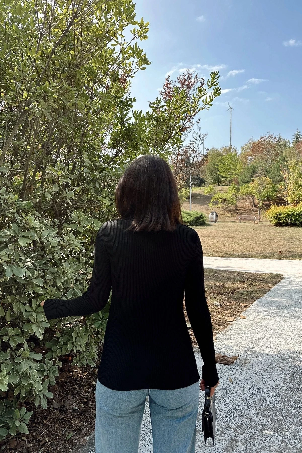 Kadın Siyah V Yaka, Uzun Kol, Vucüda Oturan Kalıp, Esnek Kumaş, Düz Desen, Triko Bluz